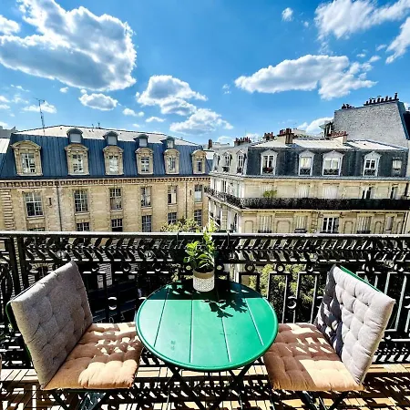 アパート Rooftop Retreat With Sunny Balcony *